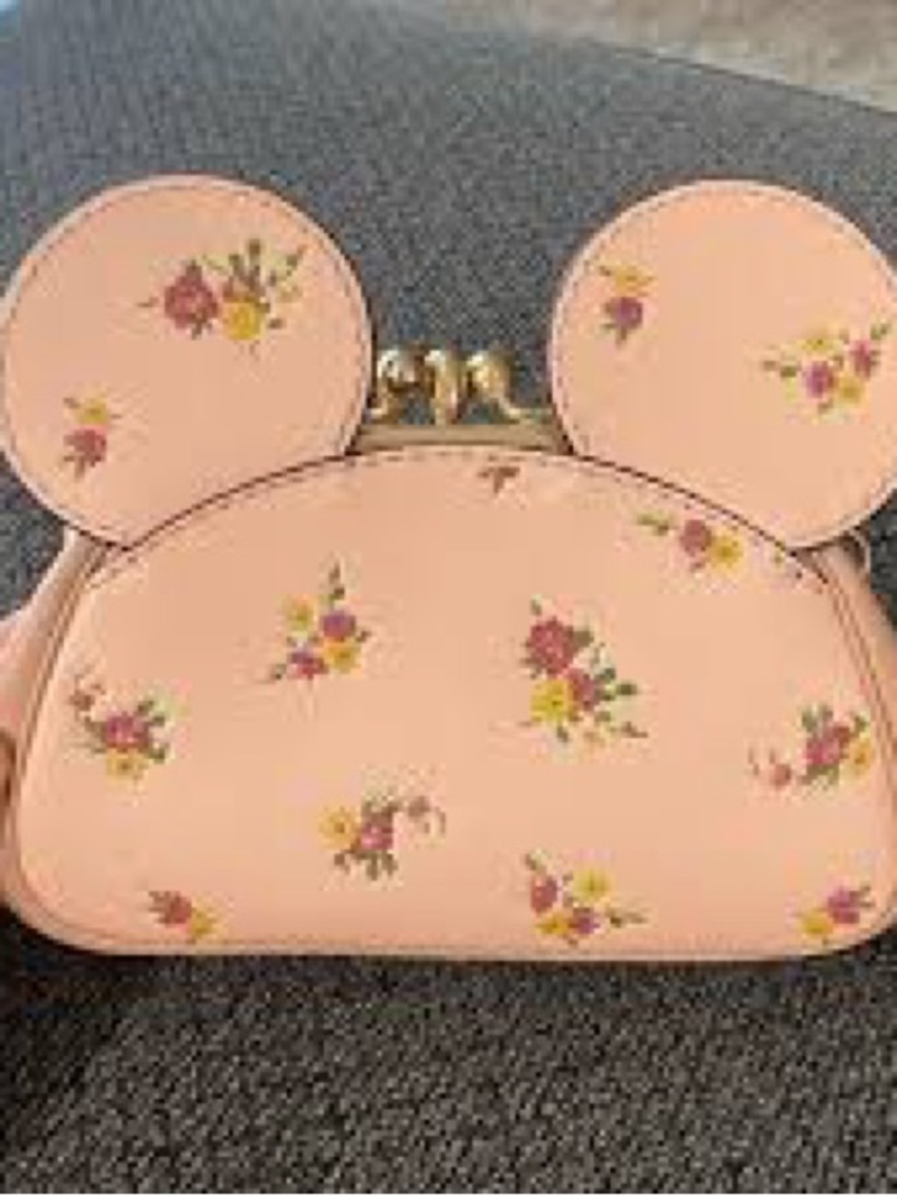 NWOT Coach x Disney Pink Mickey Minnie Mouse Pink Leather Kisslock Wristlet - Picture 3 of 9